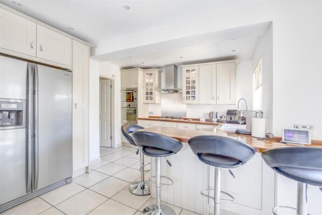 338 Desborough Avenue, HP11 2TG-18.jpg