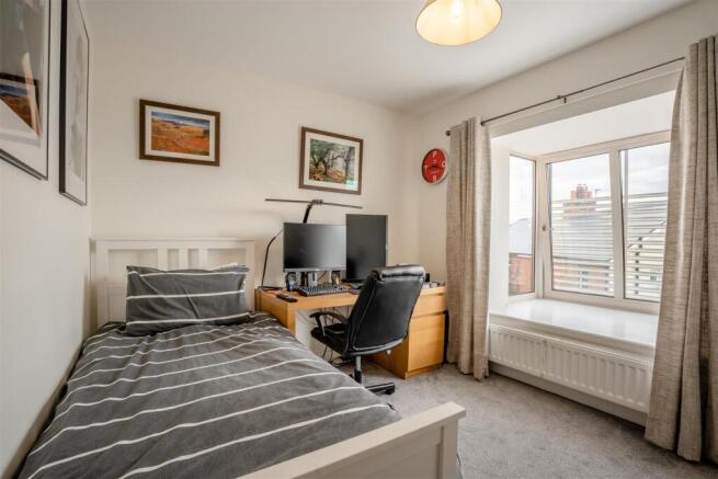3 bed Semi-Detached for sale Image 12