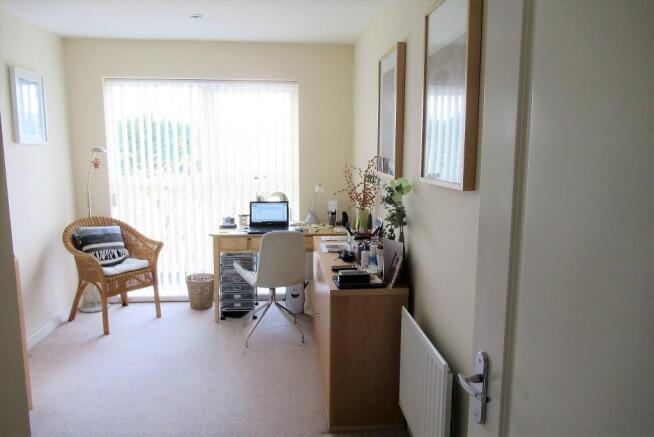 BEDROOM 2