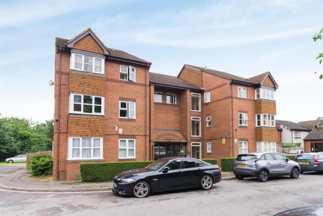 Knowles Close-1.jpg