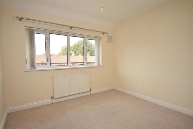 3 bed Terraced to rent Image 6