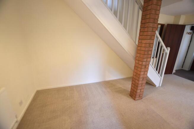 20 Kidd Close dining space