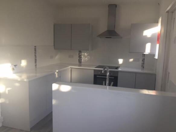 3 bed Terraced to rent Image 5