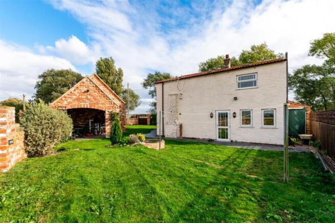 Gardens & rear aspect