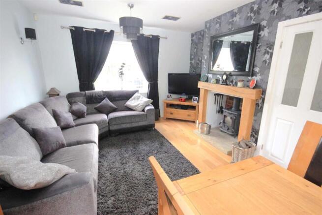 OPEN PLAN LIVING ROO