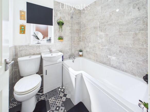 2 bed Terraced for sale Image 11