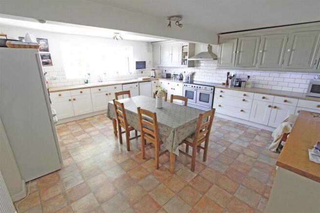 Kitchen/Breakfast Room