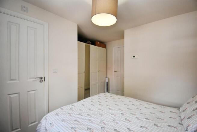 3 bed Semi-Detached for sale Image 9