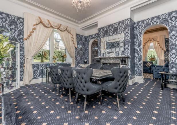 5 bed Semi-Detached for sale Image 8