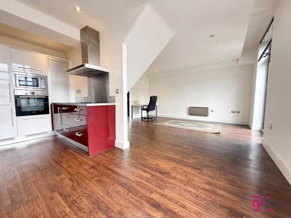 2 bed Apartment to rent Image 3