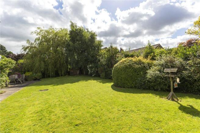 Spacious Gardens