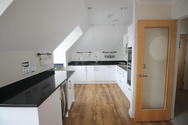 Kitchen 1.JPG
