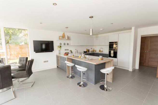 Open-Plan Kitchen/Di