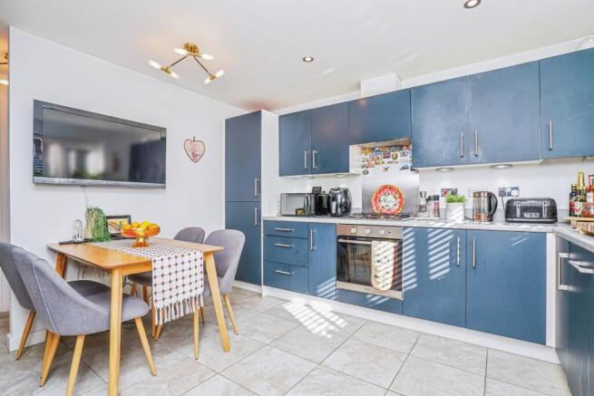 3 bed Semi-Detached for sale Image 7