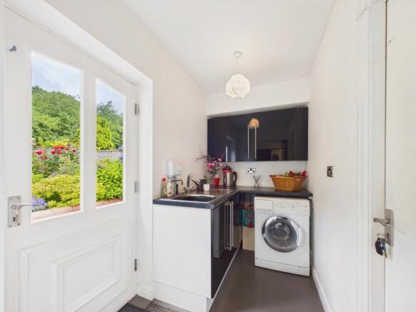 4 bed Detached for sale Image 6