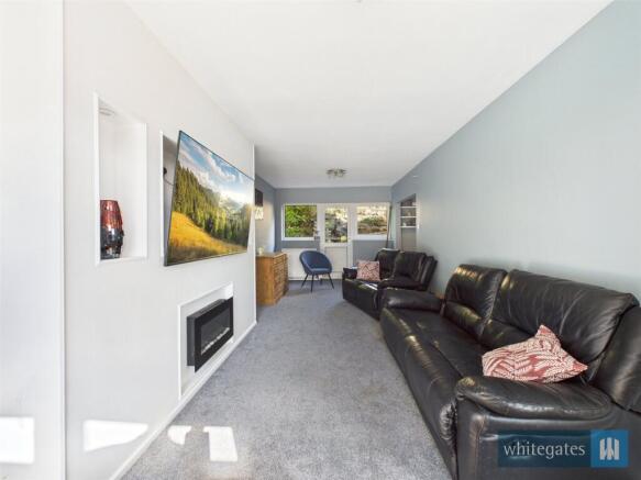 4 bed Semi-Detached for sale Image 4