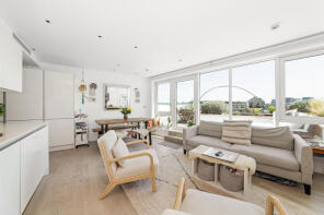 99, 79 Bellville House, Norman Road, London SE10 9FX
