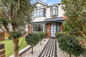 27, Cherrywood Lane, Morden SM4 4HU