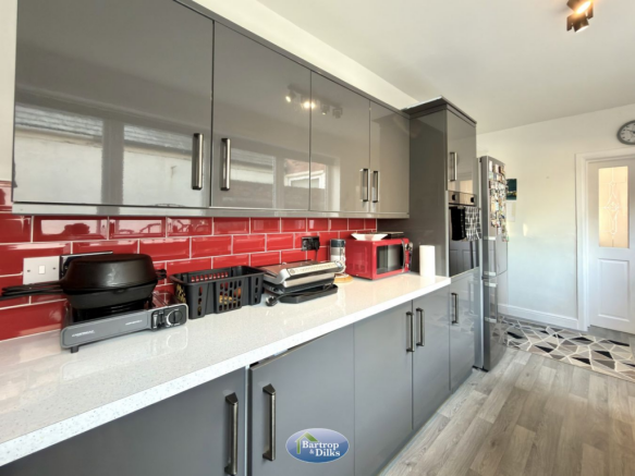 3 bed Terraced for sale Image 9
