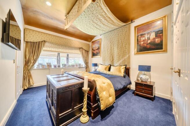 4 bed Cottage for sale Image 7