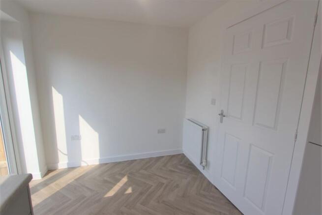 3 bed Terraced to rent Image 9