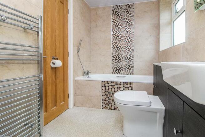 BATHROOM/W.C.