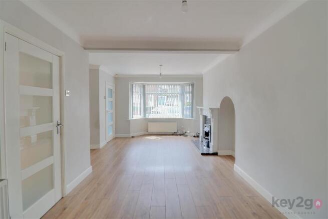 3 bed Semi-Detached to rent Image 4