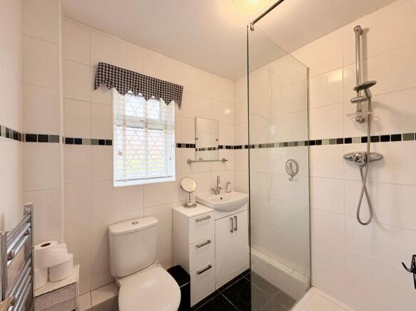 2 bed Semi-Detached Bungalow for sale Image 6