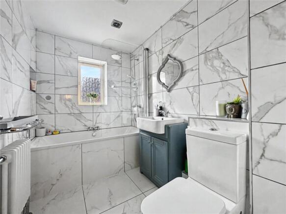 4 bed Detached for sale Image 7