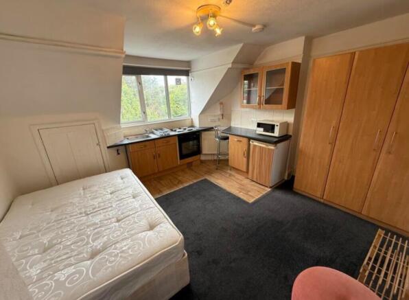 Bedsit to rent Finchley Road, London NW11