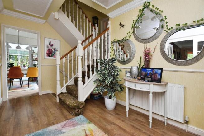 Entrance & Hallway