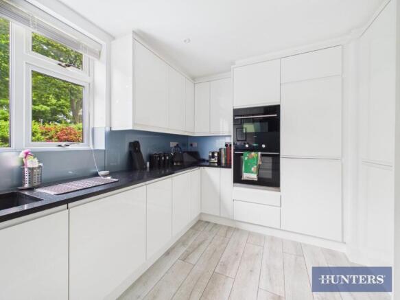 2 bed Apartment for sale Image 8