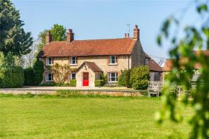 Pond Farm House, Towcester Road, Buckingham MK18 5AS