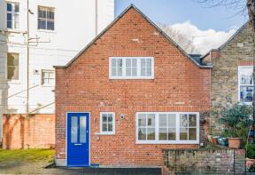 70, Primrose Gardens, London NW3 4TP