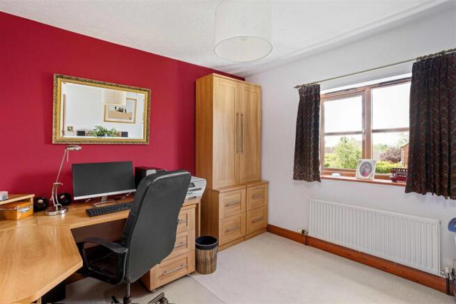 3 bed Detached for sale Image 12