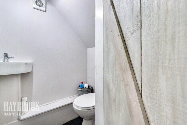 4 bed Detached for sale Image 9