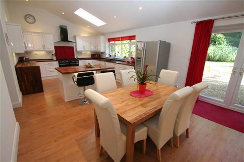Kitchen/Dining Area