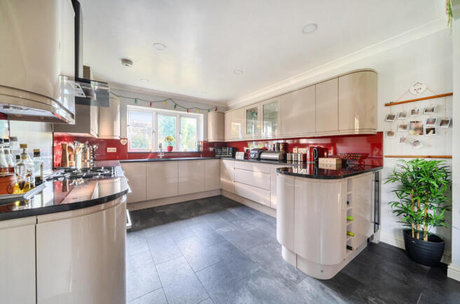 1375195-18-690c84...