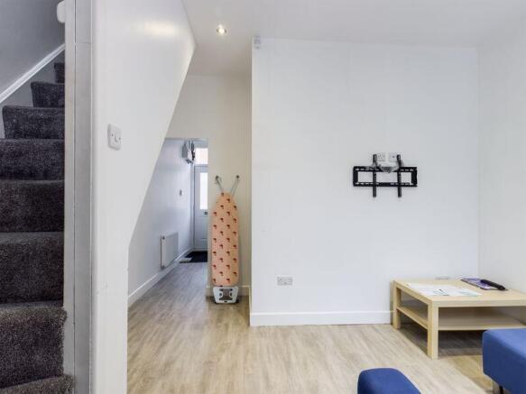 3 bed Detached to rent Image 4