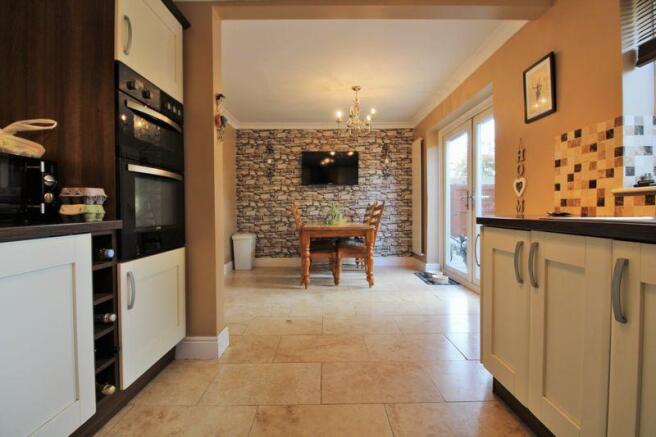 Kitchen into D...