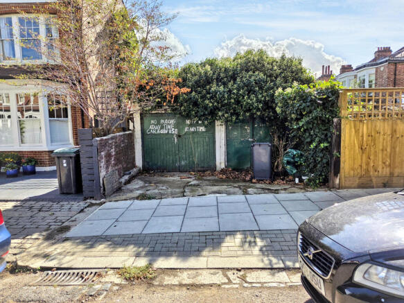 Garages rear of 35 Park Avenue, Crouch End, London N8 7RU