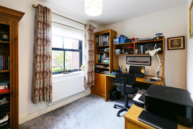 4 bed Detached for sale Image 7