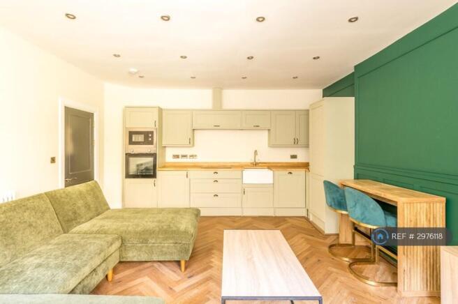 Kitchen/ Living Room