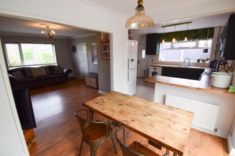 Clifton Place, Freckleton, Preston, PR4