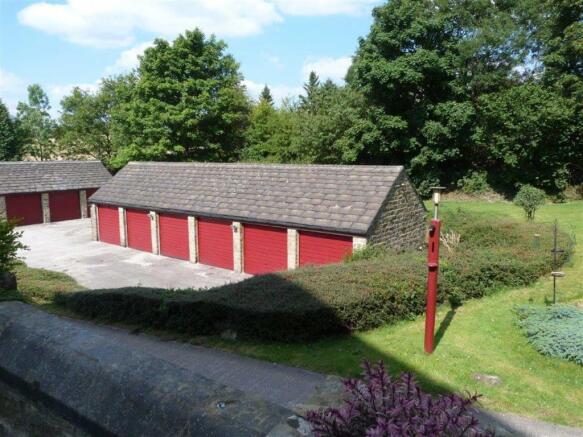 GARAGE BLOCK