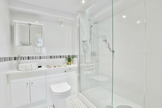 2 bed Apartment for sale Image 4