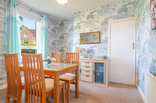 Dining Room/Bedroom 4