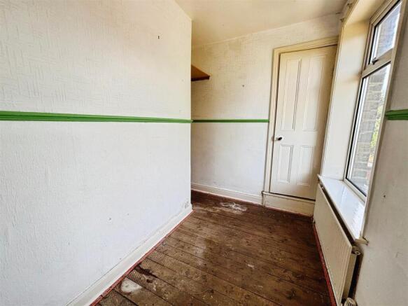 3 bed Terraced for sale Image 11