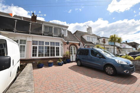 Trafalgar Road, Clacton on Sea CO15 1LR