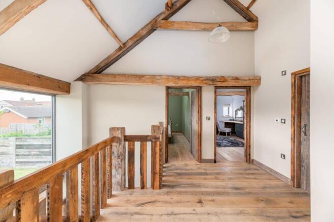 5 bed Detached for sale Image 10